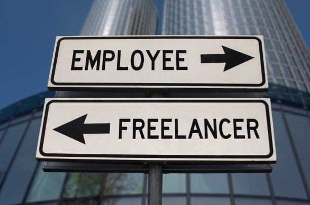 Thinking of leaving your 9-to-5 job for freelancing? Discover the pros, cons, to transition smoothly into a successful freelance career.